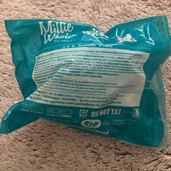 ⚡️⚡️Authentic Ibloom Whale Squishy - Picture 3 of 8